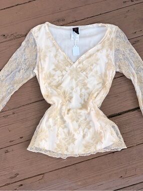 Y2K Wrapper cream and gold floral lace 3/4 sleeve top with sheer sleeves